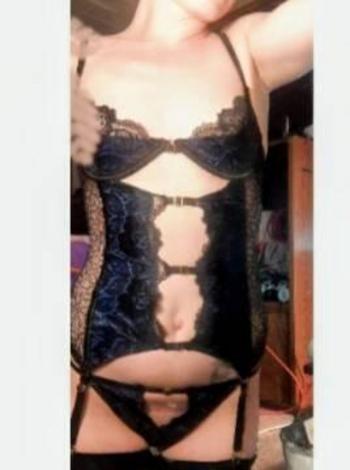 DEZ, 33 Caucasian/White female escort, Sarnia